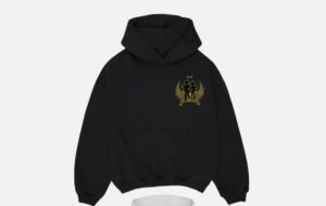 Aura-Men's-Solid-Hoodie-with- Front-Pockets